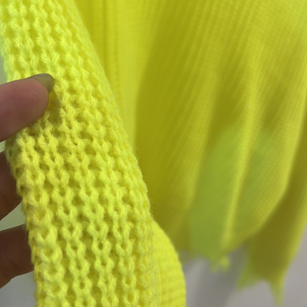 Sweater - Picture 4 of 4